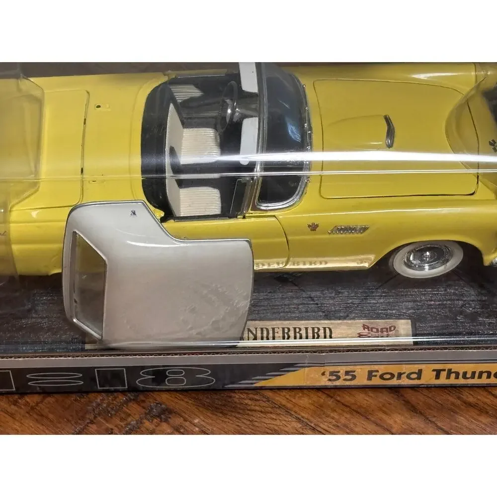 Road Tough 1955 Yellow Ford Thunderbird Removable Hard Top 1:18 Metal Die-Cast